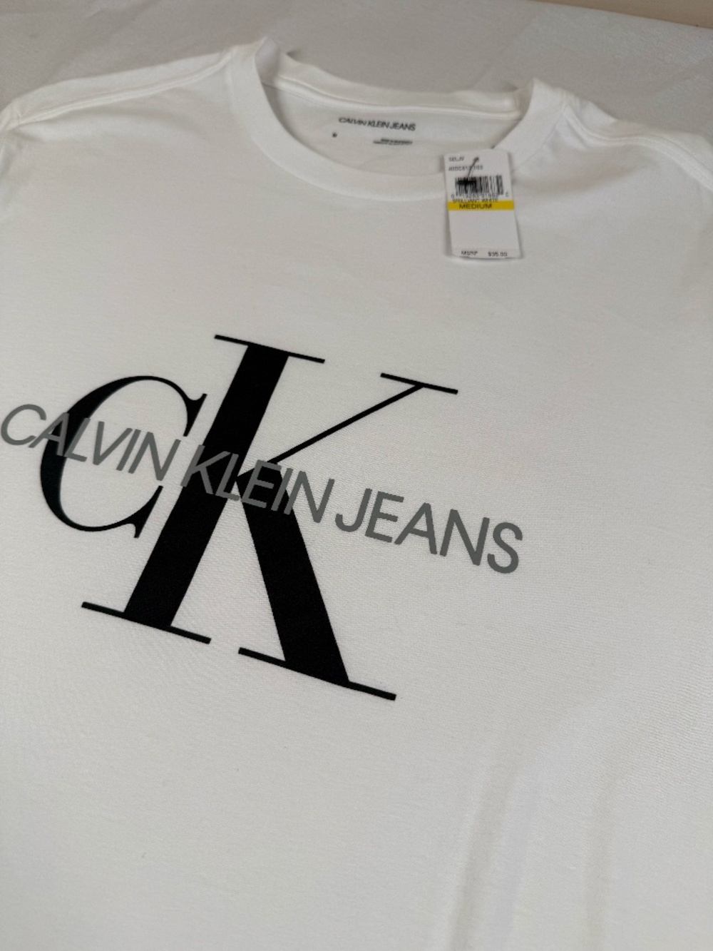 NWT Calvin Klein Jeans Men's Women's Logo Tee Shirt Size Medium - White